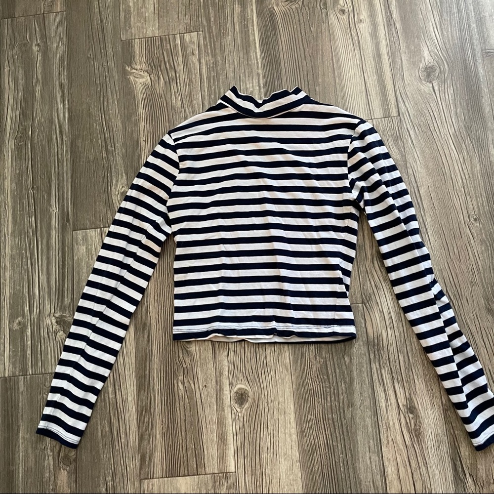 Navy blue stripped crop top✨